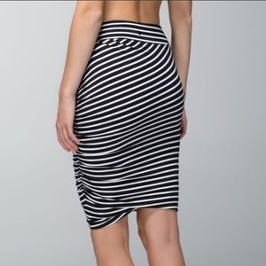 SALE!! Lululemon Anytime Skirt Deenie Stripe Size 8